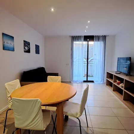 Lägenhet 2-bedroom In Center