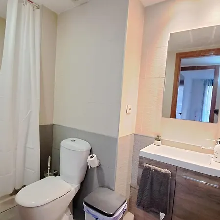 2-bedroom In Center *