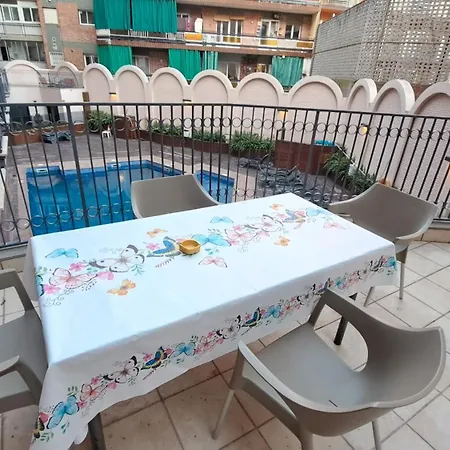 2-bedroom In Center Apartman *